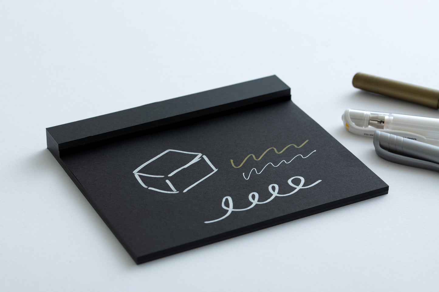 Drawing Pad Black Mount (Black Paper)